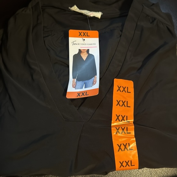 Two by Vince Camuto Ladies' V-Neck Top XXL Black - Picture 9 of 9